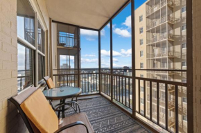 High Rise Studio - Stunning Views - Walking Ease